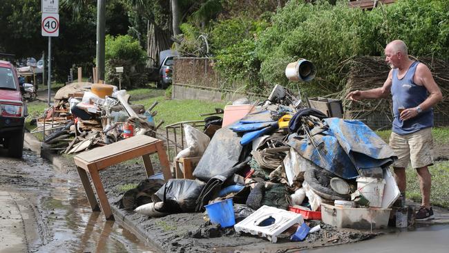 Amid the chaos, the community rallied. Picture Glenn Hampson