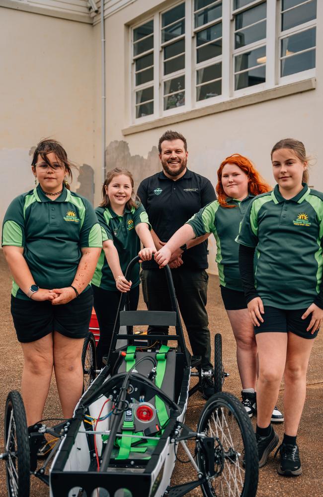 Daniel Edwards with students Norah Ashley, Evelyn Edwards, Ruby Beckerath, Addison White. Picture: supplied