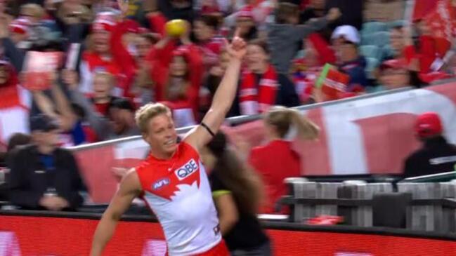 Heeney hits five in Sydney demolition