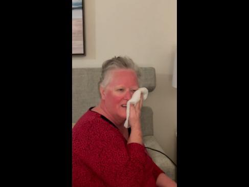 Hilarious moment mum thinks tanning oil was sunscreen