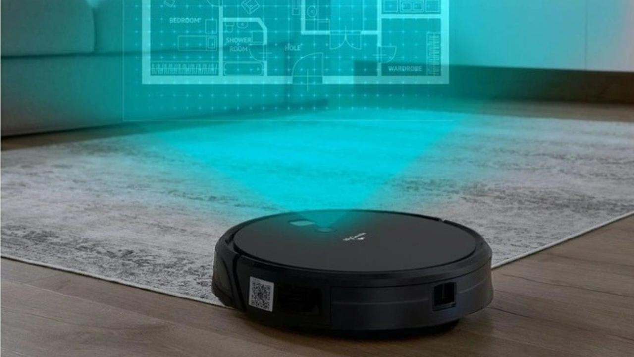 ’Game changer’ robot mop washes and refills itself