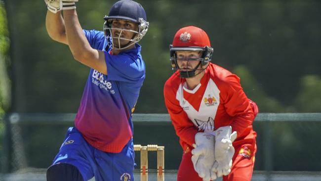 Devin Pollock behind the stumps for Casey-South Melbourne. Picture: Valeriu Campan