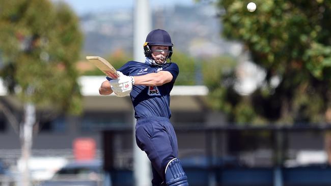 Liam Blackford pulling at Kardinia Park against Prahran.