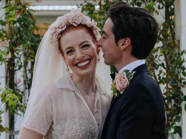 Former Wiggle Emma ties knot in stunning photos