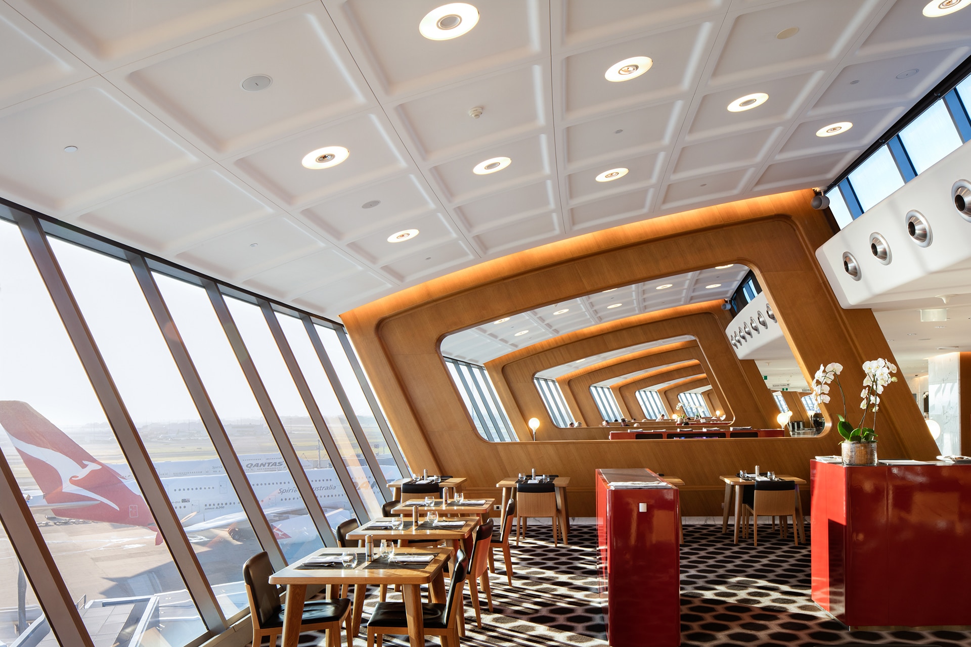 Inside Louis Vuitton's Extravagant Airport Lounge: A Luxurious Layover  Experience