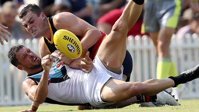 Travis Boak and Brad Crouch impressed in their JLT Series clash