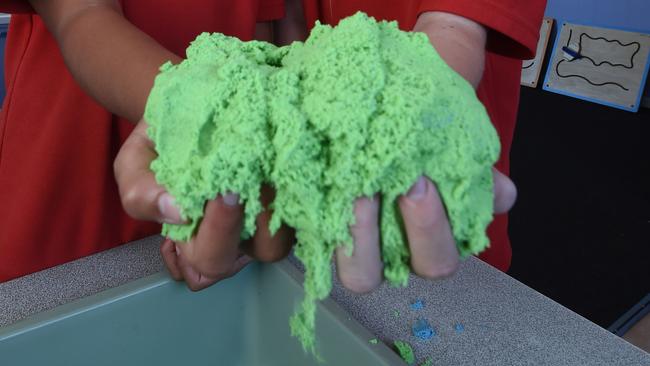 Kinetic sand - not all it’s cracked up to be.