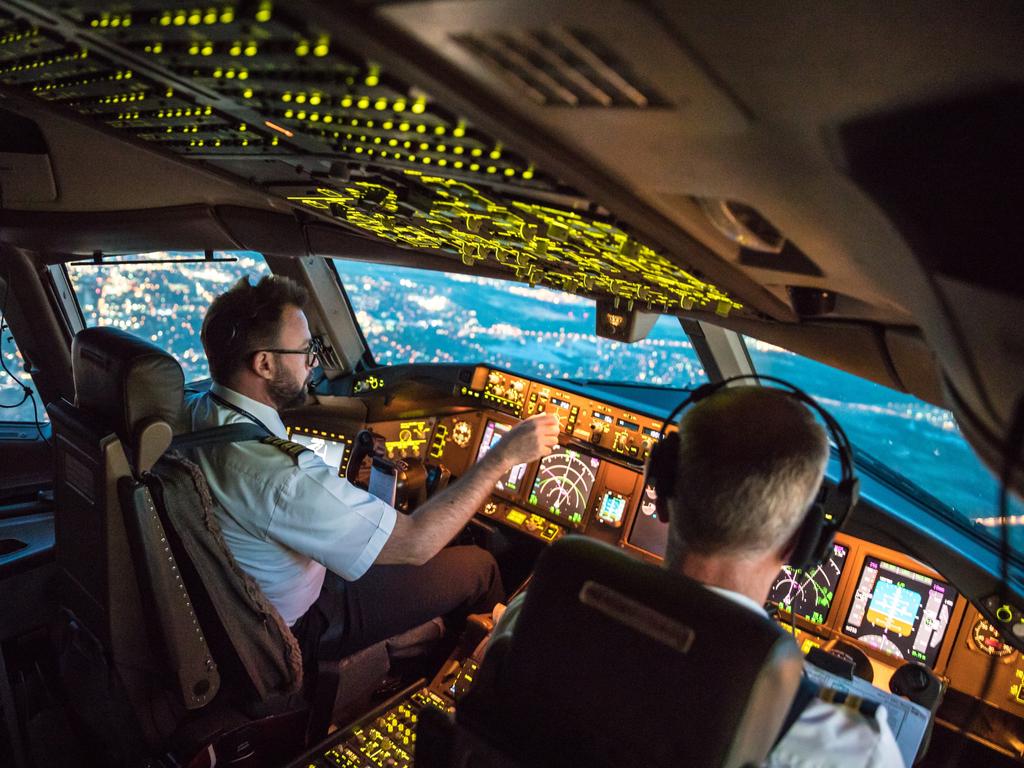 Survey reveals plane pilots aren’t getting enough sleep before flights ...