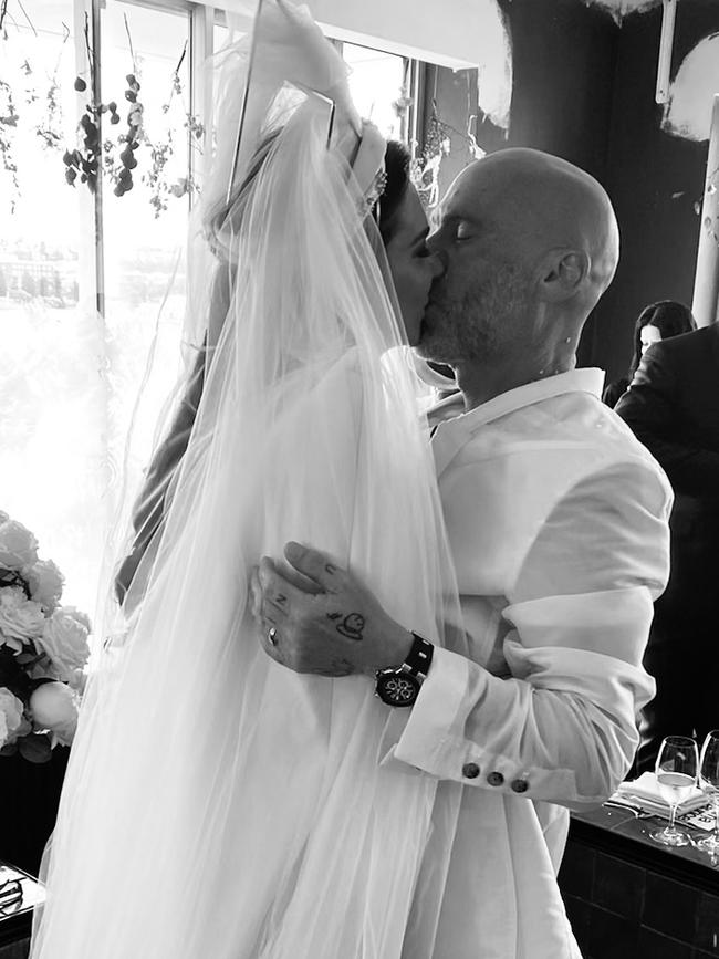 Maurice Terzini marries Emma Addams.