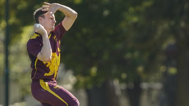 Harrison Goad bowling for Fitzroy Doncaster. Picture: Valeriu Campan