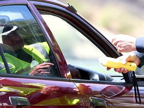 A Mooroopna mother who was drug driving and had a manâs licence and bank card in her handbag has faced the Shepparton Magistrates' Court. (Generic image) Picture: Mark Stewart