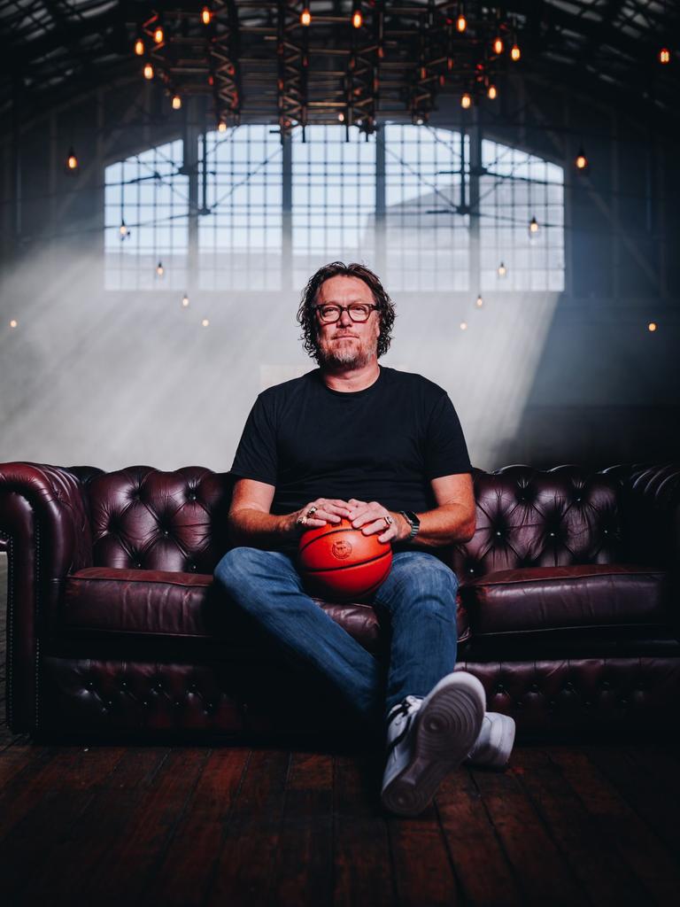 Basketball legend Luc Longley will be a guest speaker from September 22 to October 18 during the Aussie season.