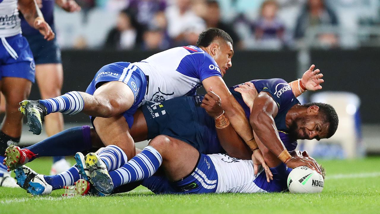 The Bulldogs’ defence crumbled a number of times. (Photo by Mark Metcalfe/Getty Images)