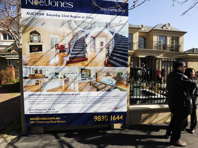 Generic image of various auctions in Canterbury, Melbourne. Sale board. Real estate. House auction.