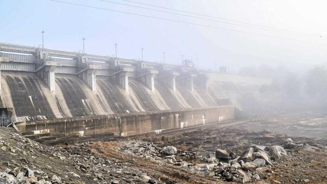 PARCHED: Leslie Dam looking dry and blackened in June 2018. Picture: Jodie Locke