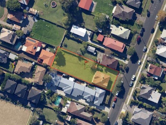 Plans have been lodged to knock down cottages on 34 Margaret St (highlighted) and 36 Margaret St, Wyong and build 10 townhouses. Picture: Supplied