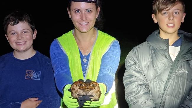 Ashby toad busters with their monster 420g toad,Hayden and Jacinda Fletcher and Keanu Bantick.