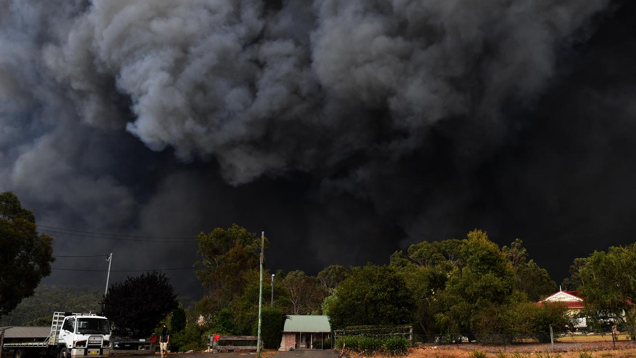 The Green Wattle Creek Fire has threatened a number of communities in the south west of Sydney for months. Picture: AAP