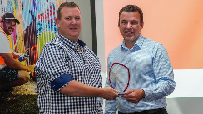 Chief Minister's Volunteer of the Year Award (Central Australia) recipient Andrew Barrett with Volunteering SA and NT chief executive Hamilton Calder.