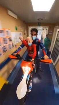 Motorbike rider takes sick kids for ride around hospital