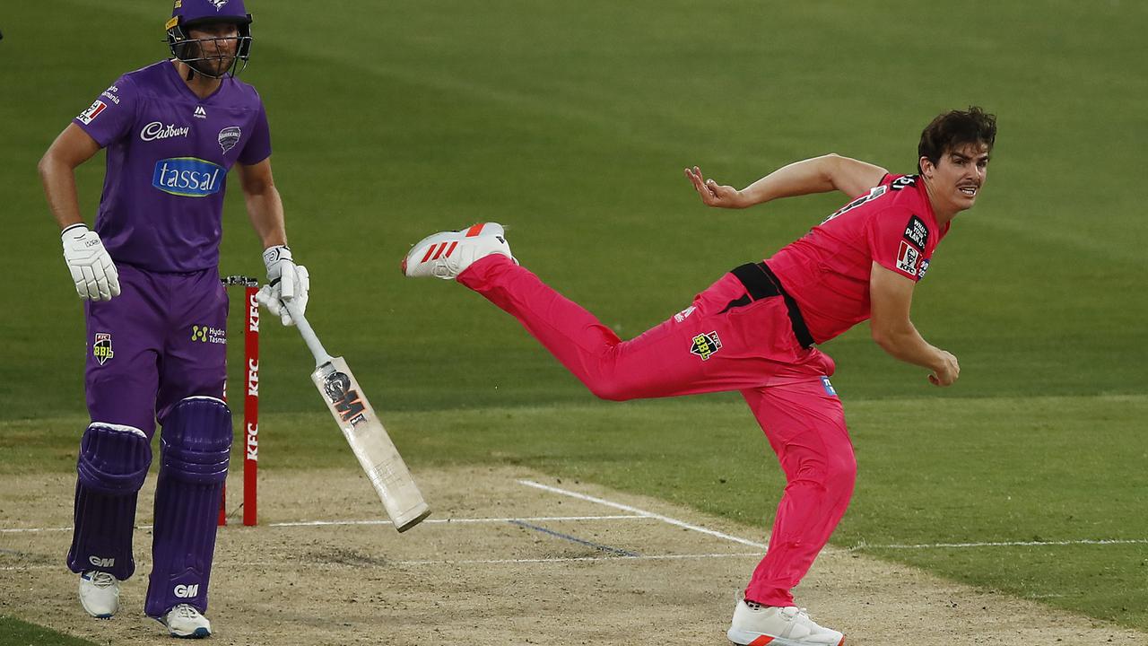 Can Sean Abbott lead the Sixers to victory on Saturday night? Picture: Daniel Pockett/Getty Images