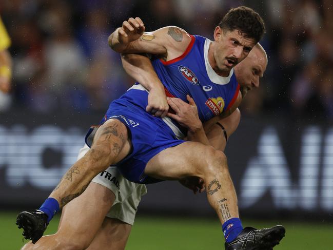 Tom Liberatore gets smashed by Jake Stringer