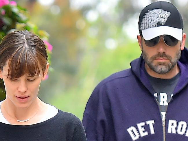 Jennifer Garner and Ben Affleck head to the farmer's market. Jen was seen smiling and laughing with many of the vendors as she picked and tried different produce <P> Pictured: Jennifer Garner and Ben Affleck <B>Ref: SPL1054223 140615 </B><BR/> Picture by: Splash News<BR/> </P><P> <B>Splash News and Pictures</B><BR/> Los Angeles: 310-821-2666<BR/> New York: 212-619-2666<BR/> London: 870-934-2666<BR/> photodesk@splashnews.com<BR/> </P>