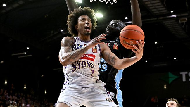 WELLINGTON, NEW ZEALAND - DECEMBER 07: Jaylen Adams of the Kings shoots the ball during the round 11 NBL match between New Zealand Breakers and Sydney Kings at TSB Bank Arena, on December 07, 2024, in Wellington, New Zealand. (Photo by Masanori Udagawa/Getty Images)