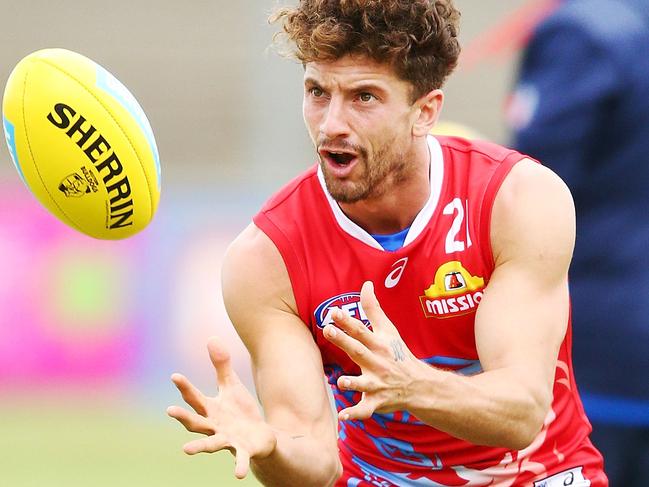 MELBOURNE, AUSTRALIA - MARCH 20:   Tom Liberatore of the Bulldogs marks the ball during a Western Bulldogs AFL training session at Whitten Oval on March 20, 2018 in Melbourne, Australia.  (Photo by Michael Dodge/Getty Images)