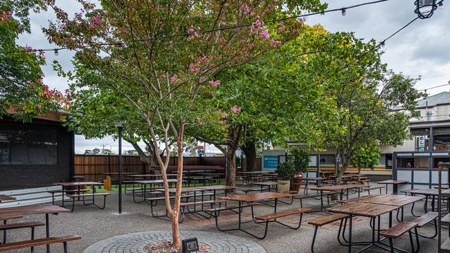 A deserted beer garden at the Notting Hill Hotel. Picture: Asanka Ratnayake/Getty Images