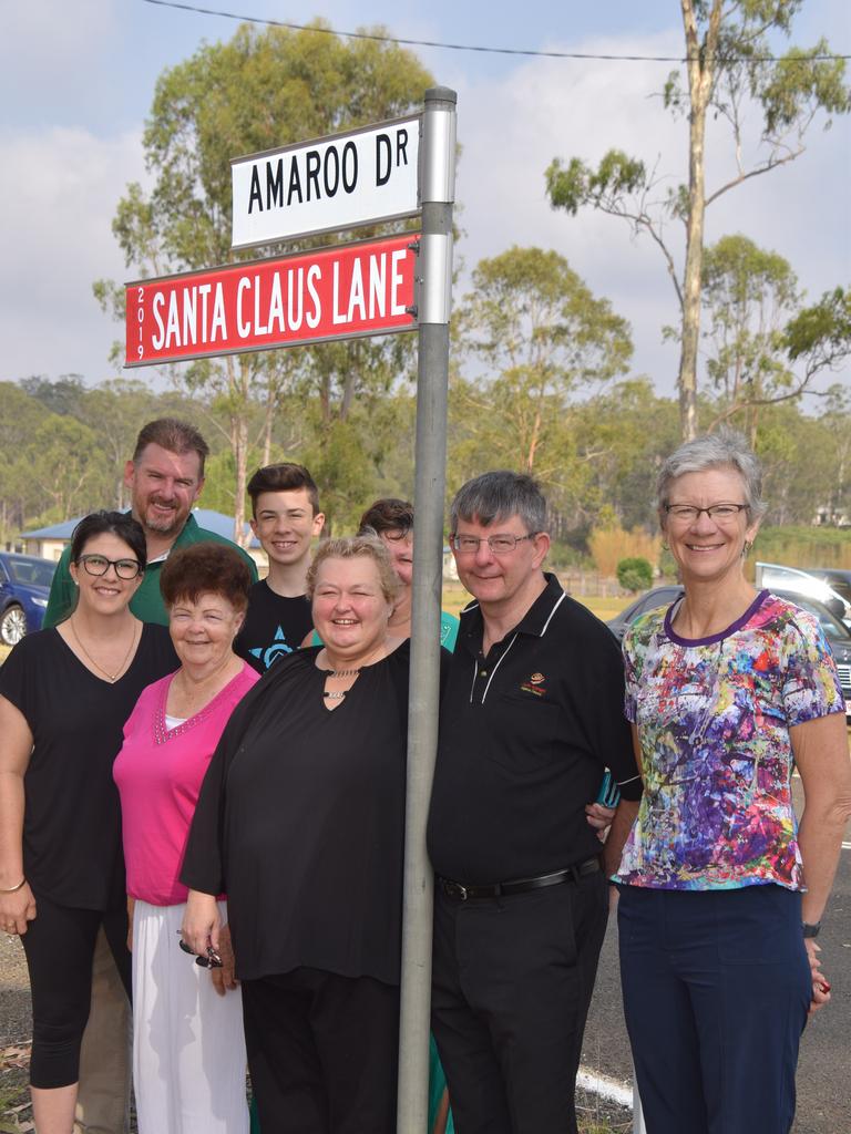 MERRY STREET: Residents of Amaroo Dve in Wondai (Michelle, Dwayne, Same Bartlett-Kennedy, Kathy Kennedy and Janelle Hasler)  with Council CEO, Mark Pitt, wife Nicola and Cr Ros Heit.