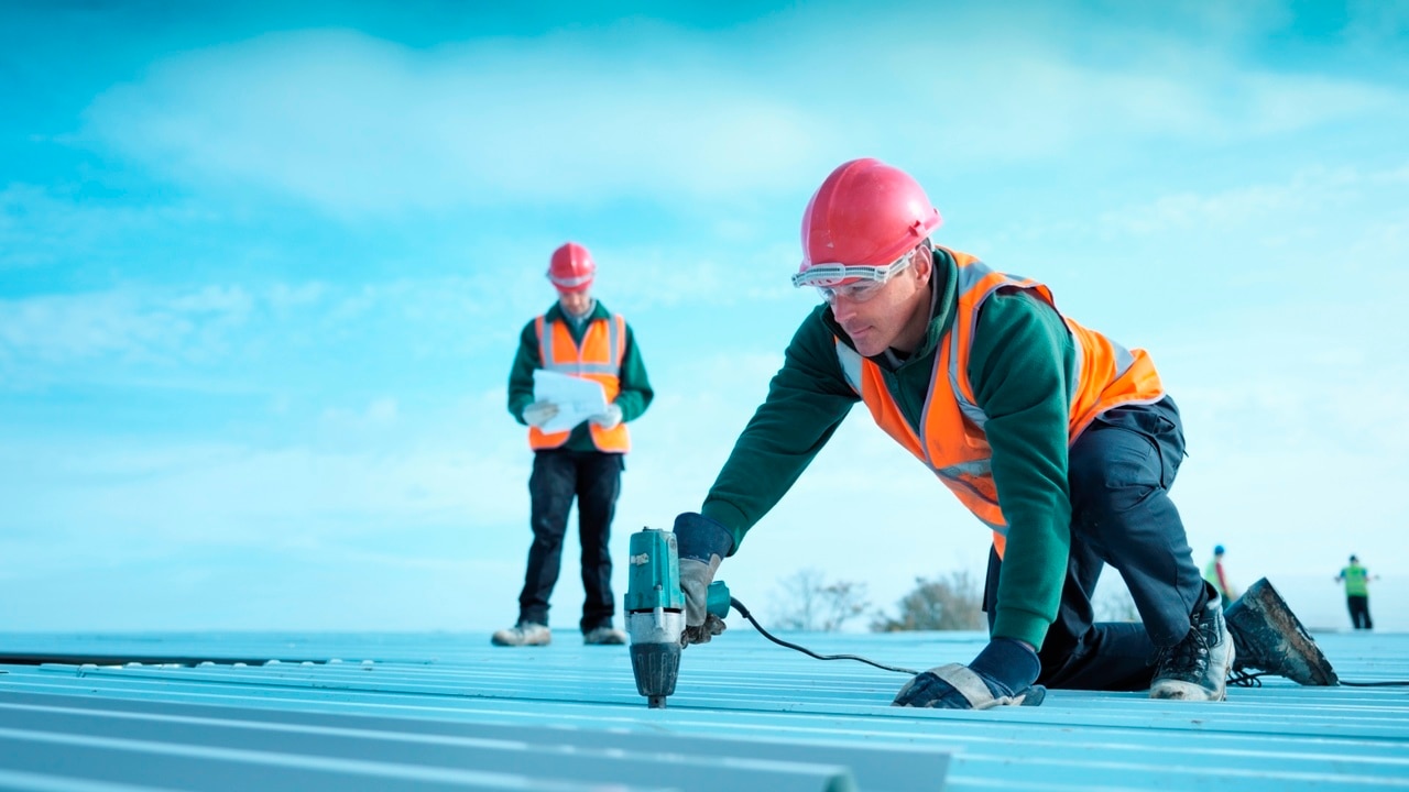 Construction bosses push to scrap Saturday penalty rates to prevent industry collapse