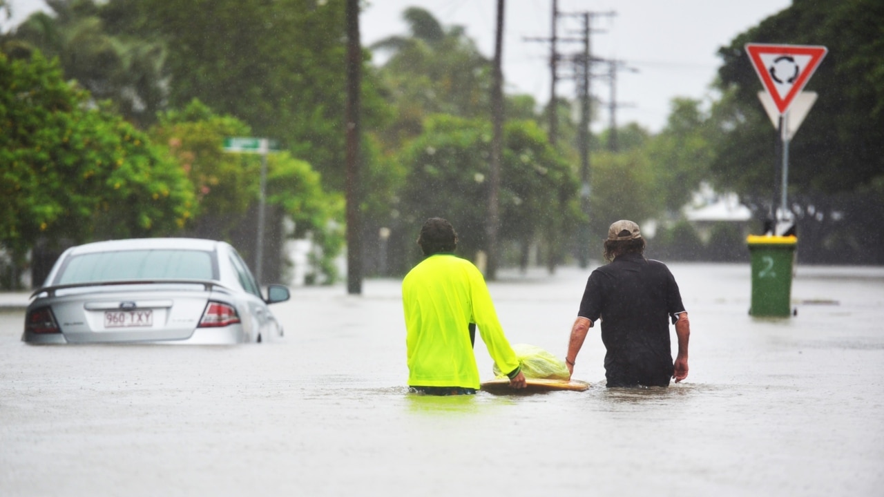 Townsville residents begin flood clean up