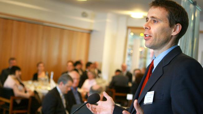 Crikey.com founder Stephen Mayne speaking at a Geelong Business Network breakfast.