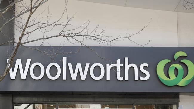 Woolworths has announced it will freeze the prices on “trolleys’ worth of meaningful essentials” until the end of 2022. Picture: NCA NewsWire/Nikki Short