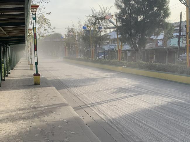 Roads, houses, vehicles, trees and other infrastructure were covered in ash that transformed into sludge following rainfall. Picture: Twitter/@MrLBeatty