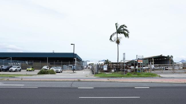 Wesfarmers have lodged a development application with the Cairns Regional Council to extend the Bunnings Cairns Central warehouse into an adjoining property on Kenny Street. Picture: Brendan Radke