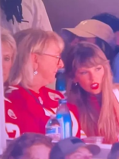 Taylor Swift seen with Travis' mum Donna Kelce. Picture: Fox