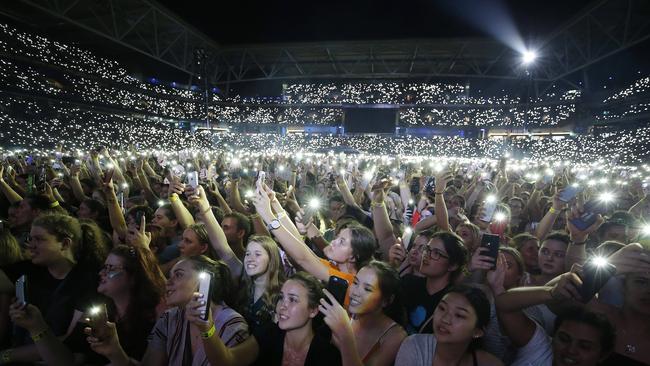 Ed Sheeran Brisbane 2018: Train delays | The Courier Mail