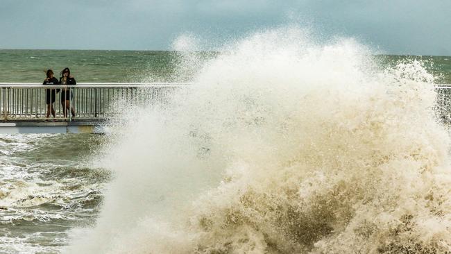 The Bureau of Meteorology is warning of dangerous surf conditions for South East Queensland this weekend. Picture: Glenn Campbell