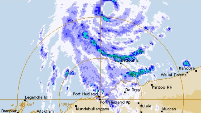 This BOM rain radar shows the eye of the storm starting to form as Ilsa makes landfall.