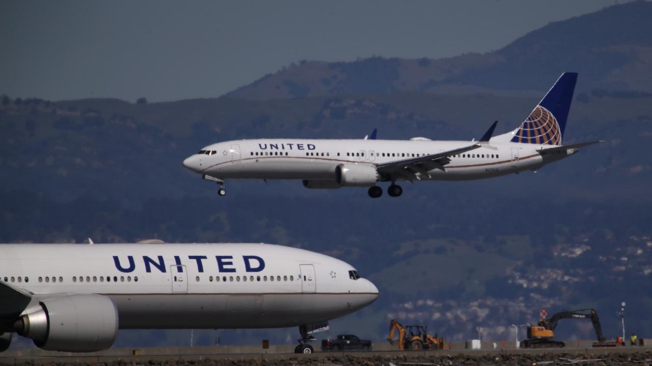 Cockpit smoke diverts flight