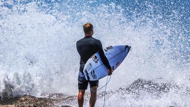 Mick Fanning surfing at Snapper Rocks.