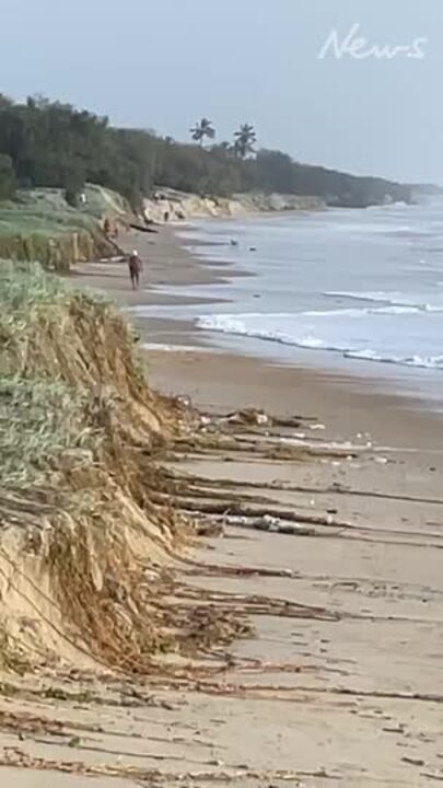 Gold Coast Police warn cyclone beachgoers