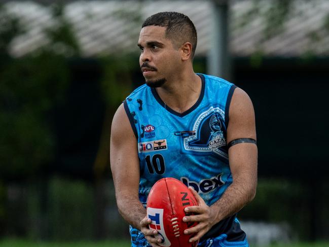 Bradley Stokes playing for the Darwin Buffaloes in the 2024-25 NTFL season. Picture: Patch Clapp / AFLNT Media