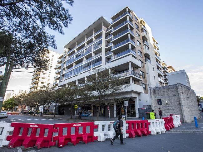 1-5 Bourke St, Mascot, 15th June 2019. 132 units in Mascot Towers 1-5 Bourke St, Mascot have been evacuated due to structural concerns within 2 of the tower buildings in the 4 tower complex.Picture by Damian Shaw