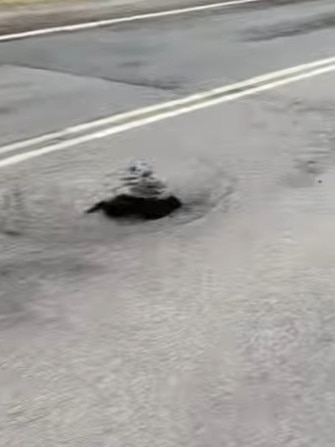 The pothole causing traffic chaos. Picture: Glenburn Community Group Facebook page