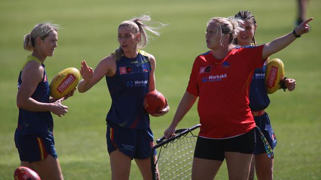 Varnhagen, middle, training at West Lakes on Friday ahead of her AFLW return. Picture: NCA NewsWire / Kelly Barnes