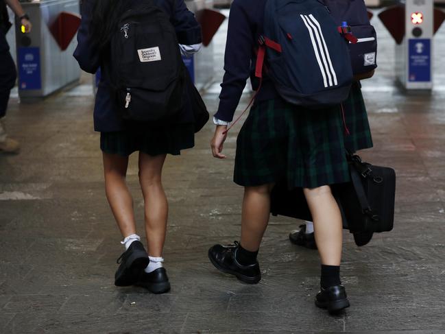 SYDNEY, AUSTRALIA - NewsWire Photos MAY 4, 2021: Students travel home after school. Picture: NCA NewsWire / Nikki Short