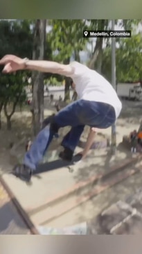 Tony Hawk makes surprise visit to skate park